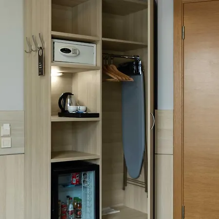 Hotelli Wellton & 4*