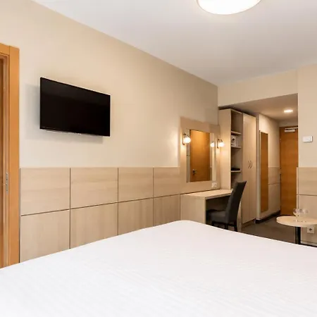 Hotel Wellton & 4*
