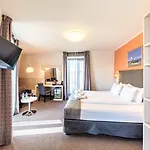 Wellton & 4* Riga