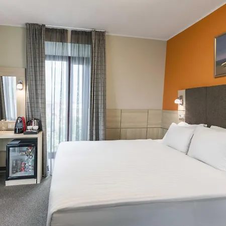 Hotel Wellton & 4*