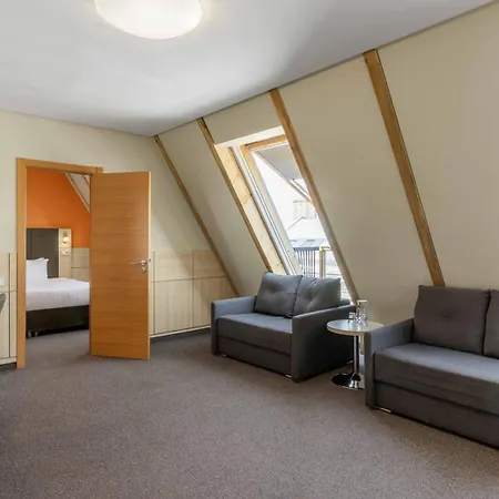 Hotel Wellton & 4*